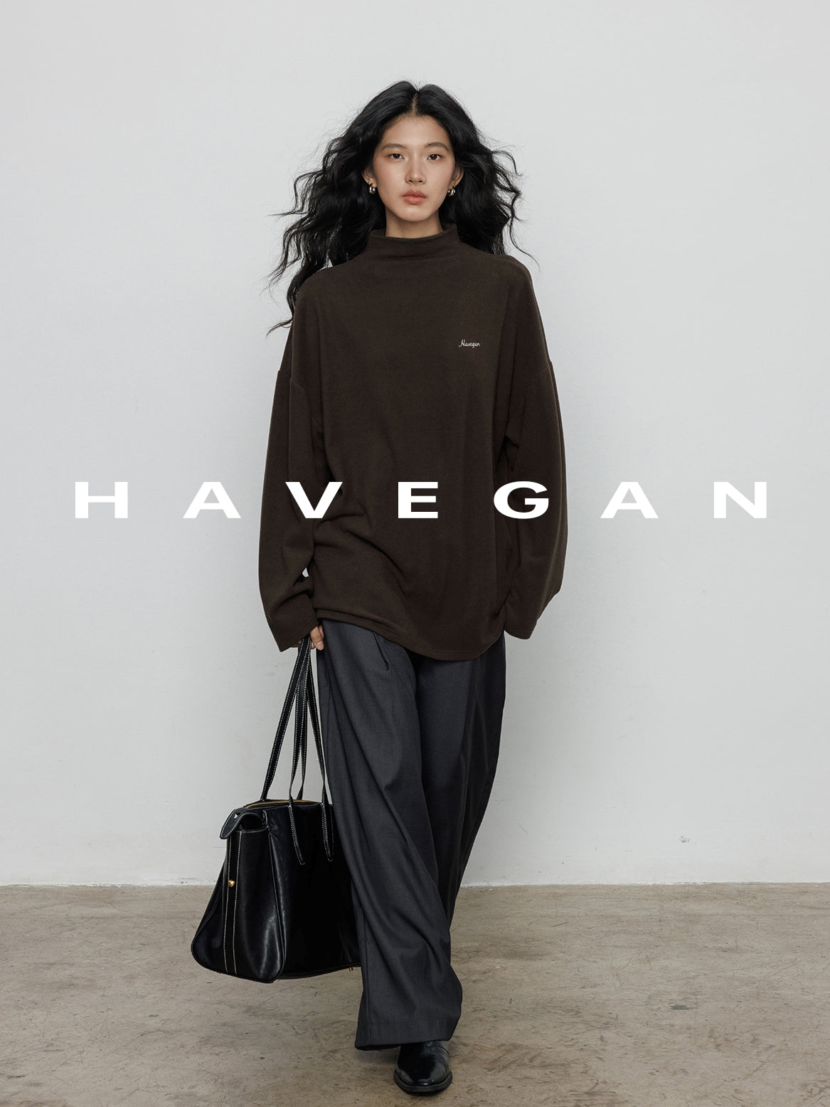 High-Neck Embroidered Tops_BDHL7894