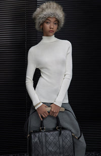 White Turtleneck Retro Knit_BDHL6583