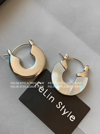 Mother Of Pearl Hoop Pierced_BDHL6326