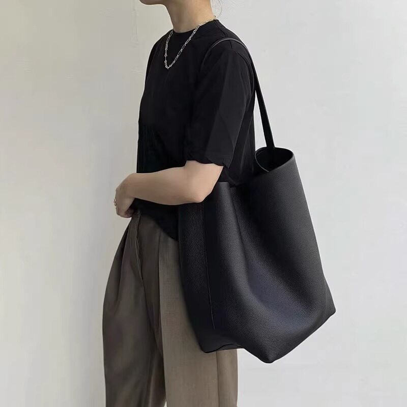 Leather Bucket Tote Bag_BDHL8457
