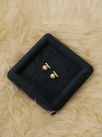 Simple Pearl Ear Clips or Pierced Earrings_BDHL7465