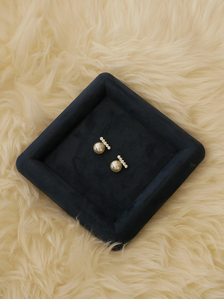 Simple Pearl Ear Clips or Pierced Earrings_BDHL7465