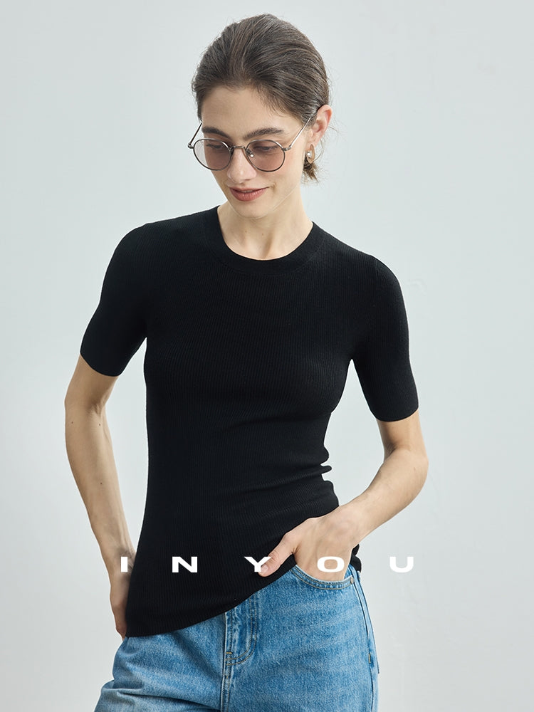 Round-Neck Seamless Slim-Fit Tops_BDHL7715