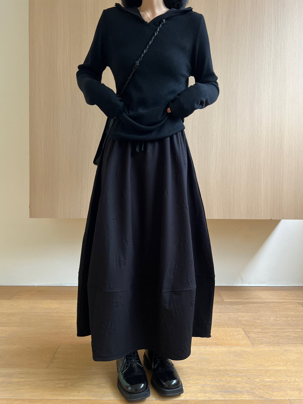 Floral Embossed Thick A-Line Skirt_BDHL6967