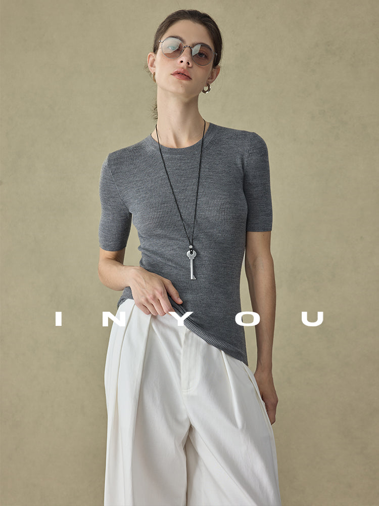 Round-Neck Seamless Slim-Fit Tops_BDHL7715