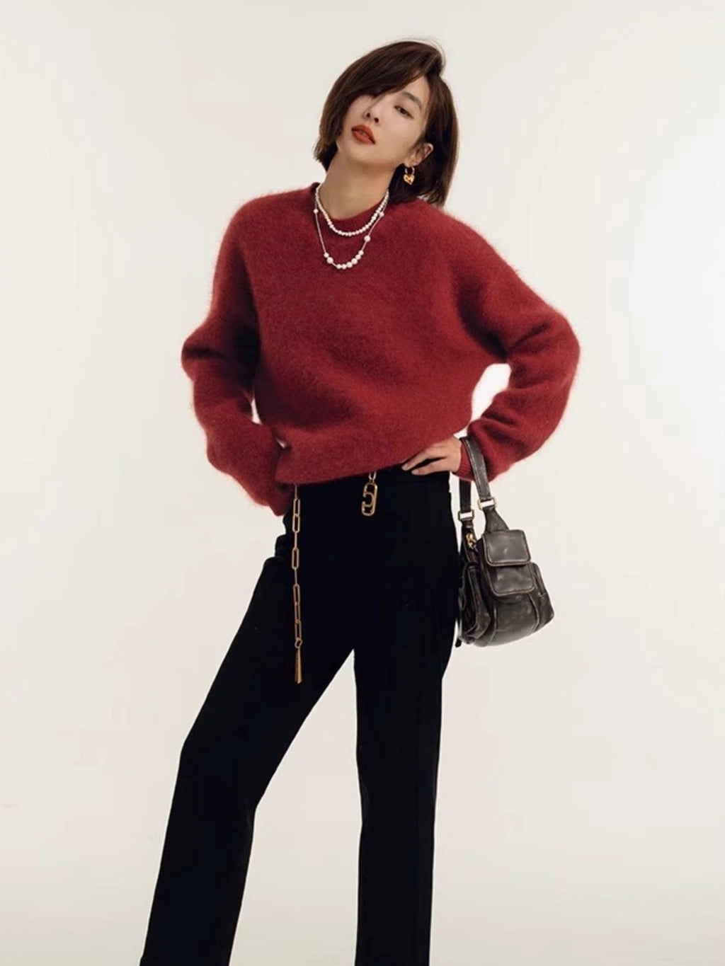 Fluffy Round Neck Sweater_BDHL6831
