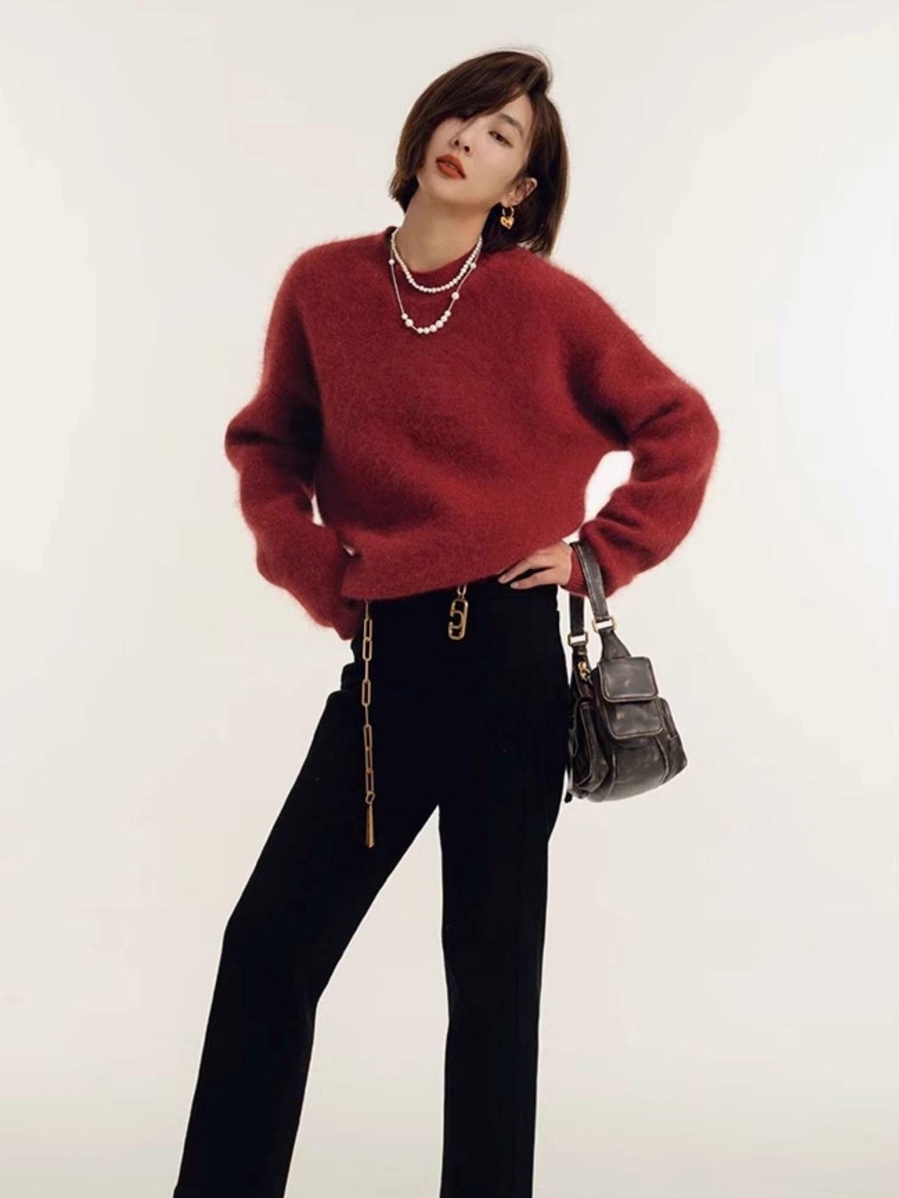 Fluffy Round Neck Sweater_BDHL6831