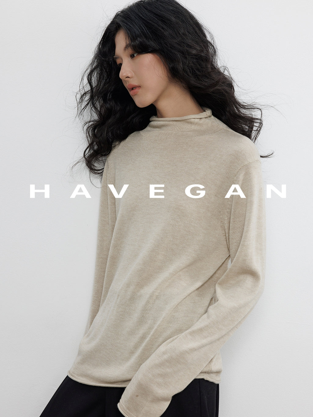 High-Neck Relaxed Tops_BDHL7899