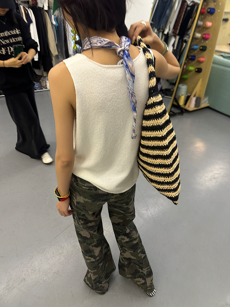 Henry Neck Sleeveless Tops_BDHL7257
