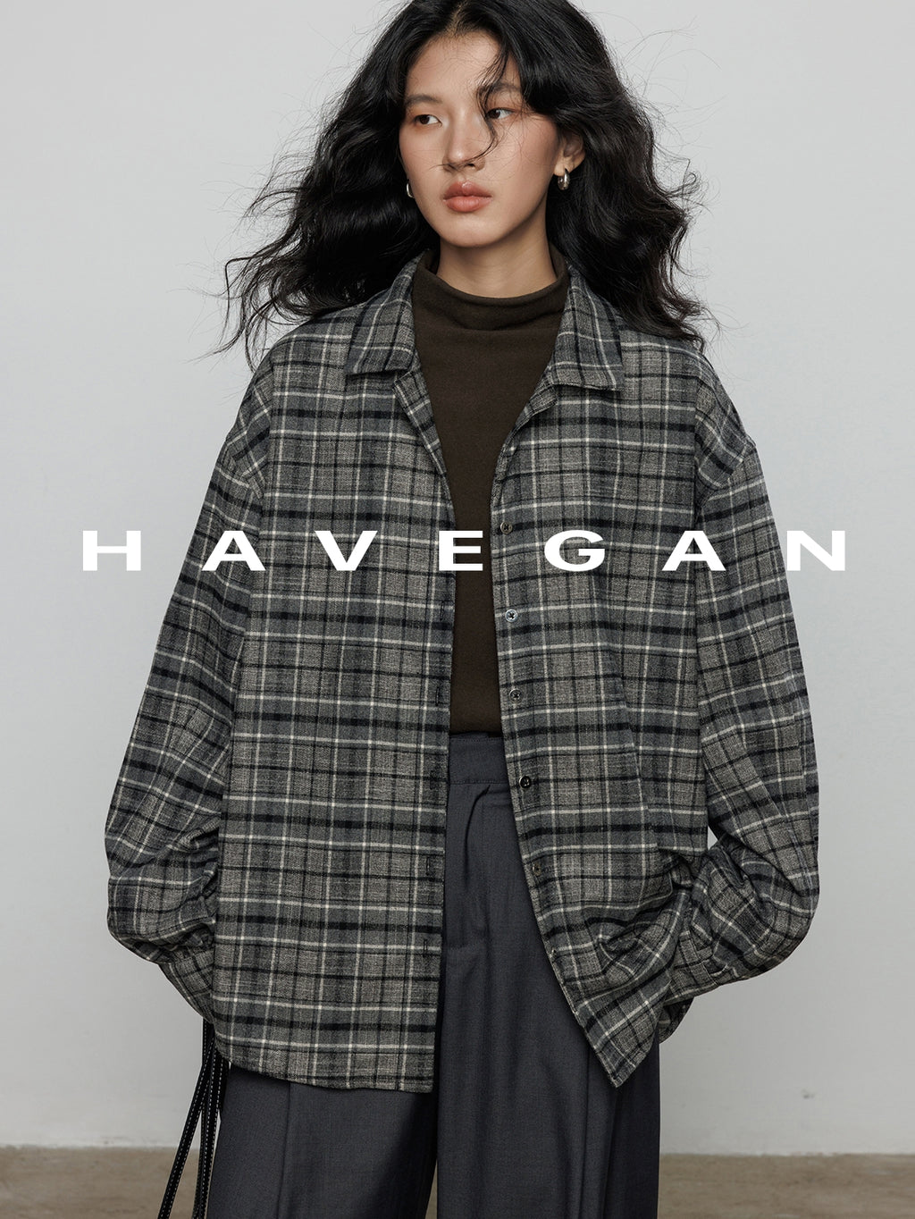 高領刺繡上衣_BDHL7894