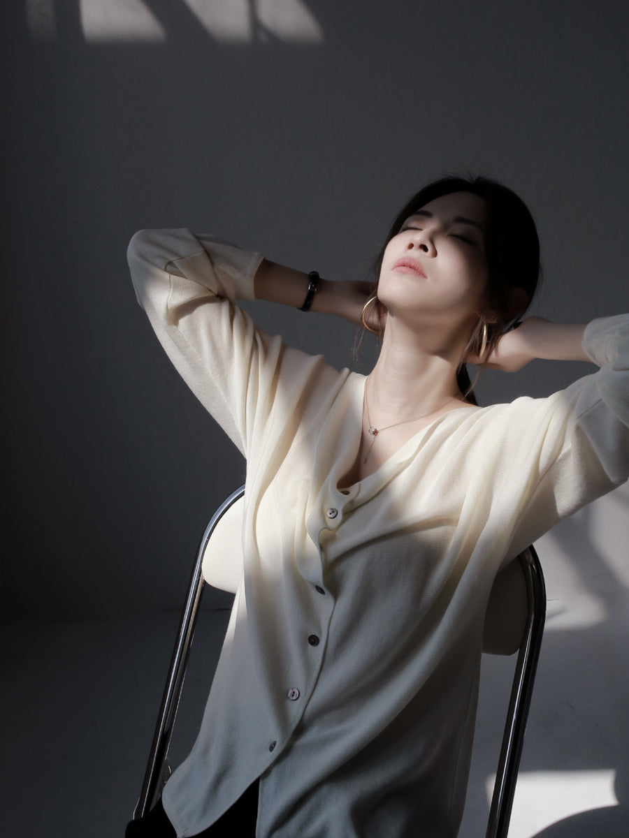Loose-Collared Knitted Cardigan_BDHL7263
