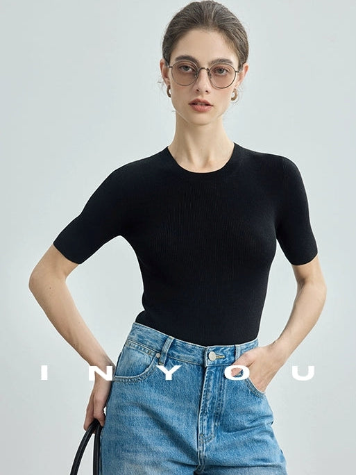 Round-Neck Seamless Slim-Fit Tops_BDHL7715