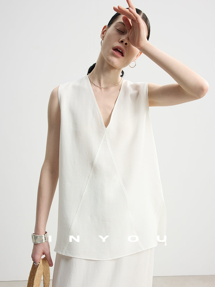 V-Neck Vest Or High-Waisted Skirt_BDHL7492