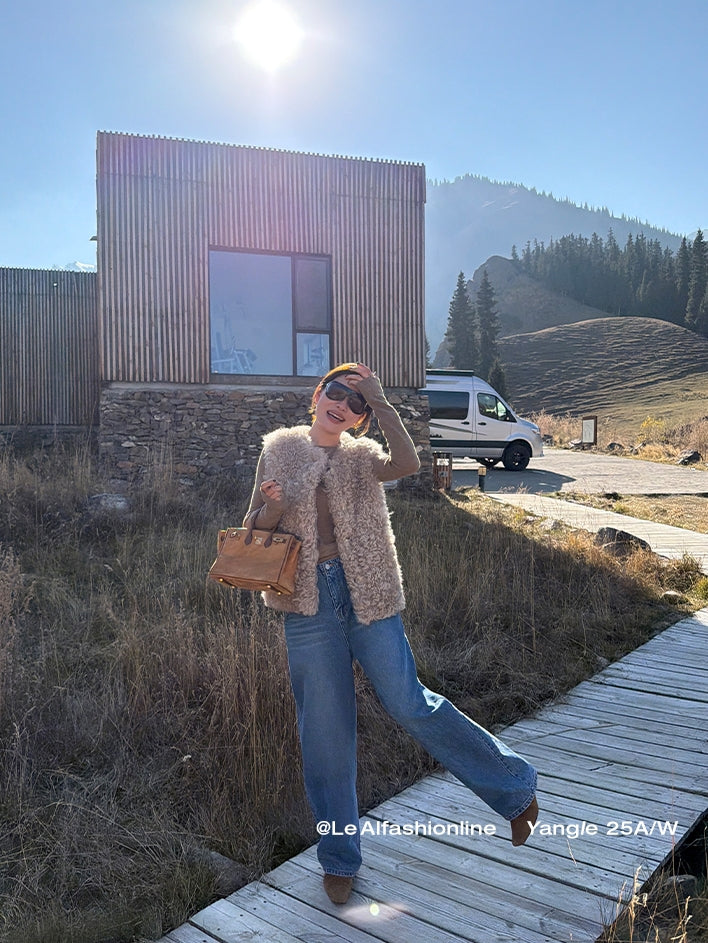 Round-Neck Fur Gilet_BDHL7919