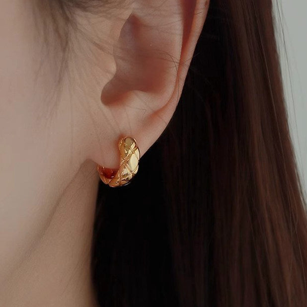 Quilted Hoop Earrings_BDHL8462