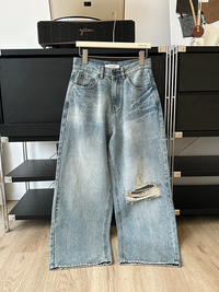 Pocket Embroidered Hole Jeans_BDHL7344