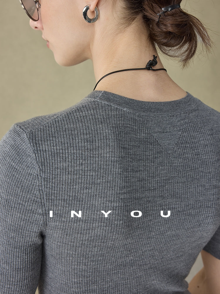 Round-Neck Seamless Slim-Fit Tops_BDHL7715