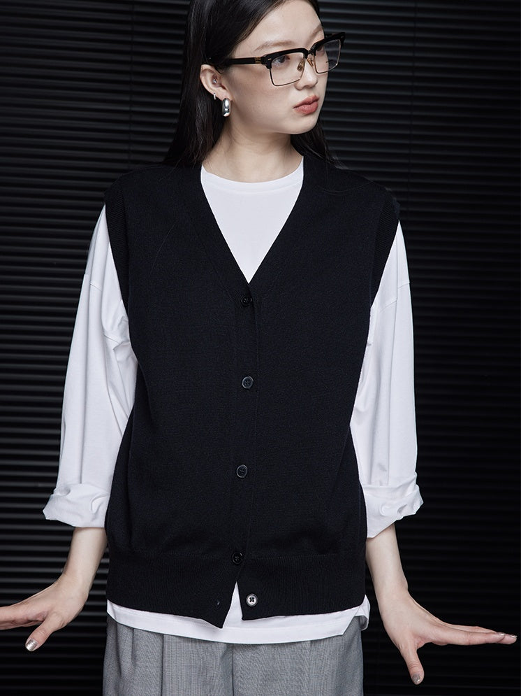 Black V-Neck Vest Cardigan_BDHL6370