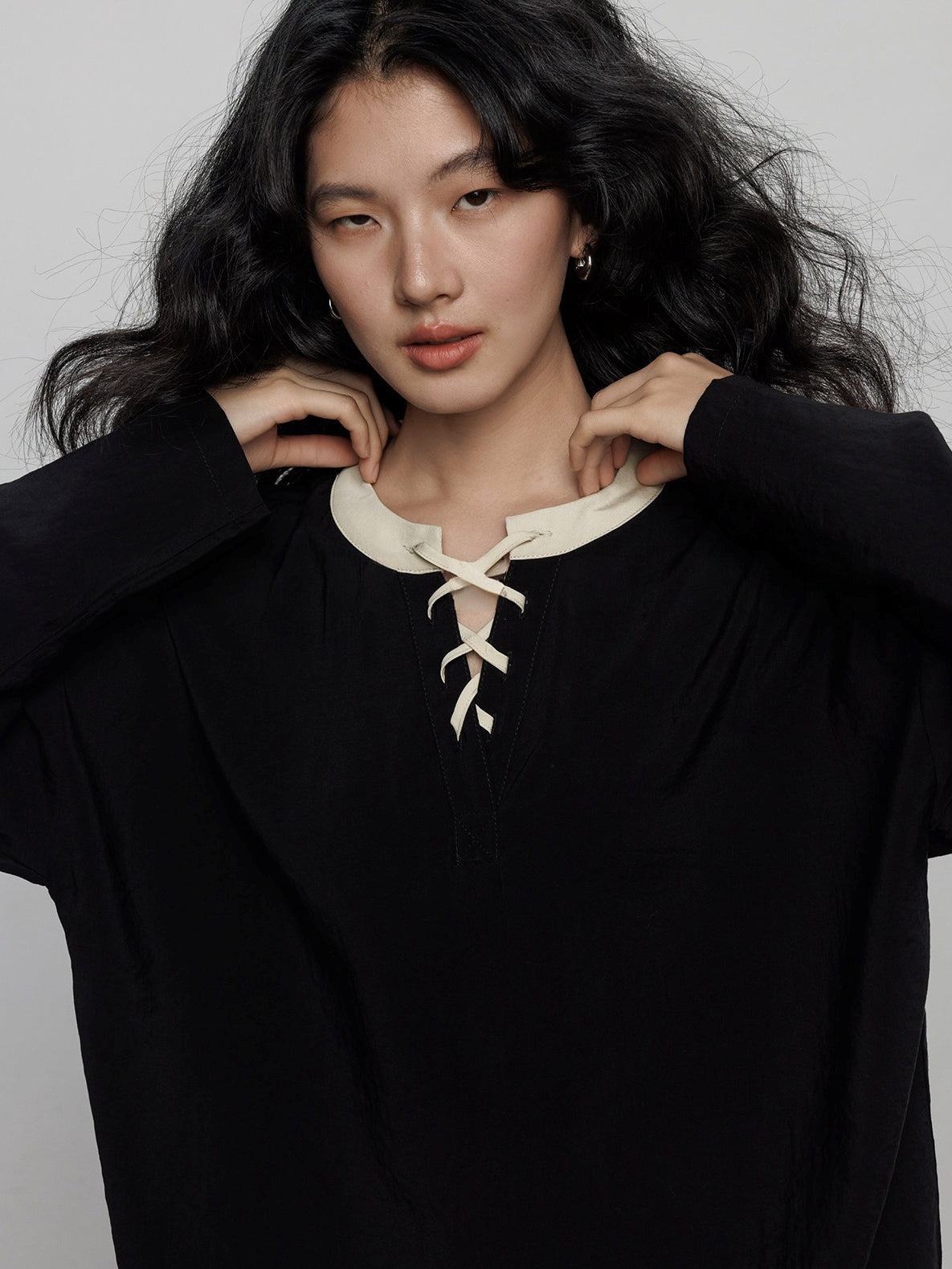 V-Neck Colour-Block Tops_BDHL8138