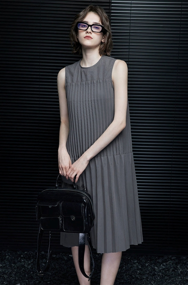 Pleated A-Line Sleeveless Midi Dress_BDHL7324