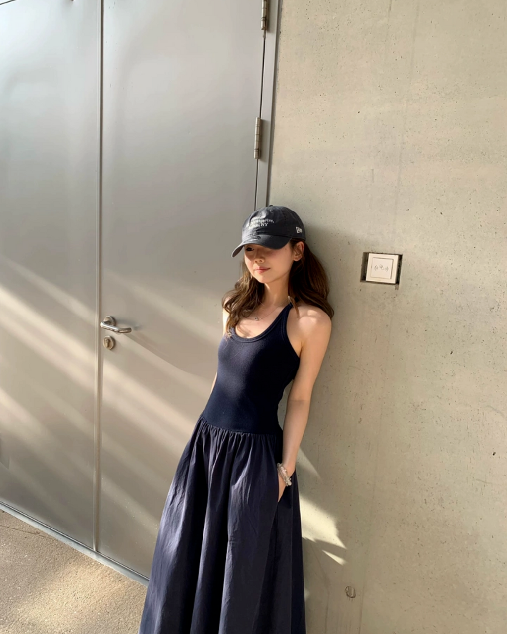Deep U-Neck Flared Dress_BDHL7557