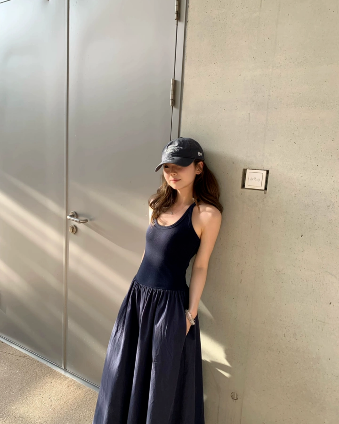 Deep U-Neck Flared Dress_BDHL7557