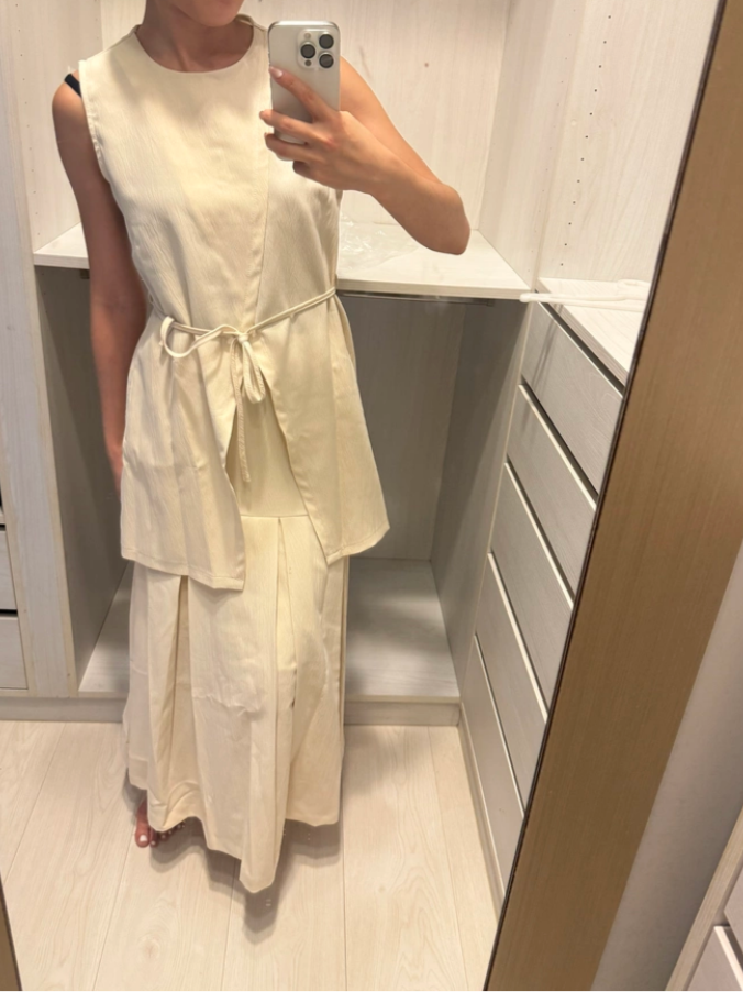 Sleeveless Tops And Pleated Skirt Set_BDHL7567