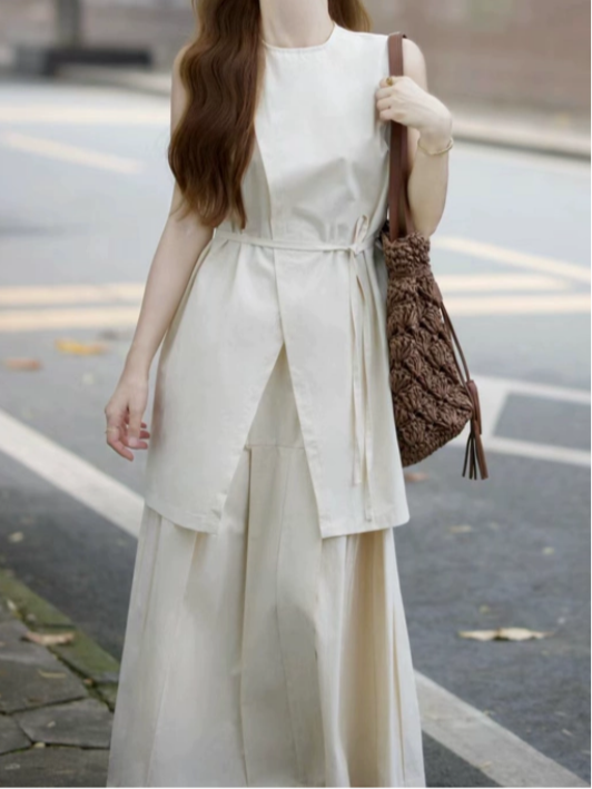 Sleeveless Tops And Pleated Skirt Set_BDHL7567