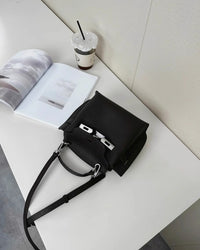 Structured Leather Shoulder Tote_BDHL7432