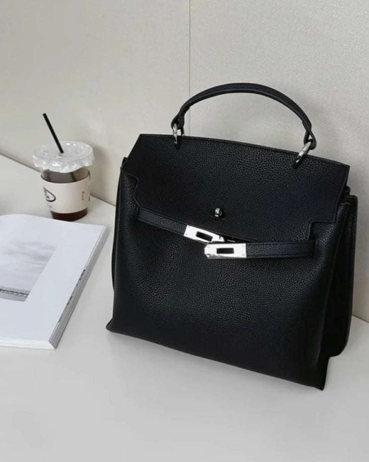 Structured Leather Shoulder Tote_BDHL7432