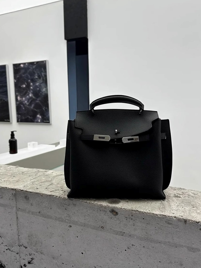 Structured Leather Shoulder Tote_BDHL7432