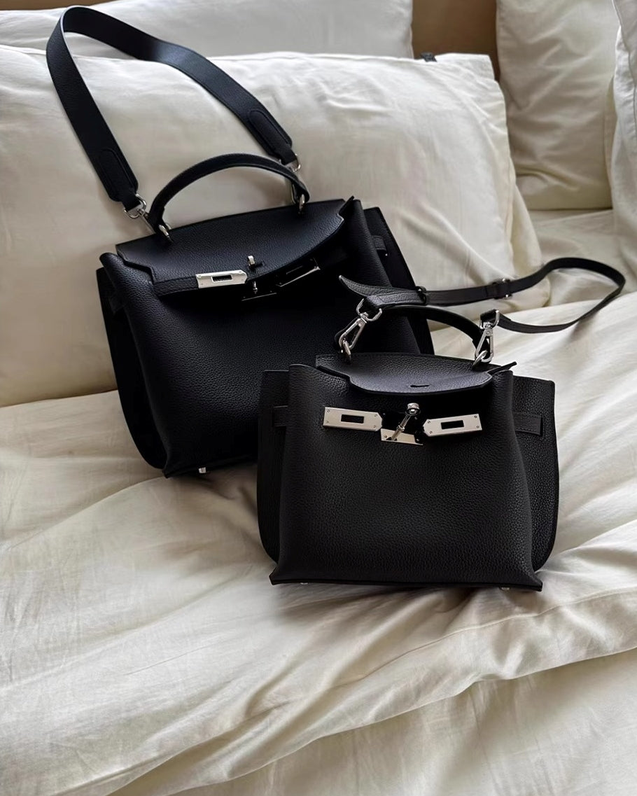 Structured Leather Shoulder Tote_BDHL7432
