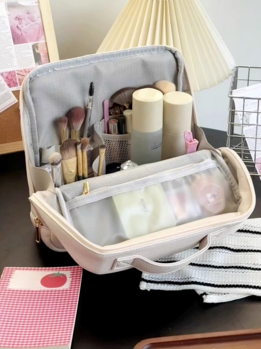 Large Capacity 3D Cosmetic Organizer Pouch_BDHL8189