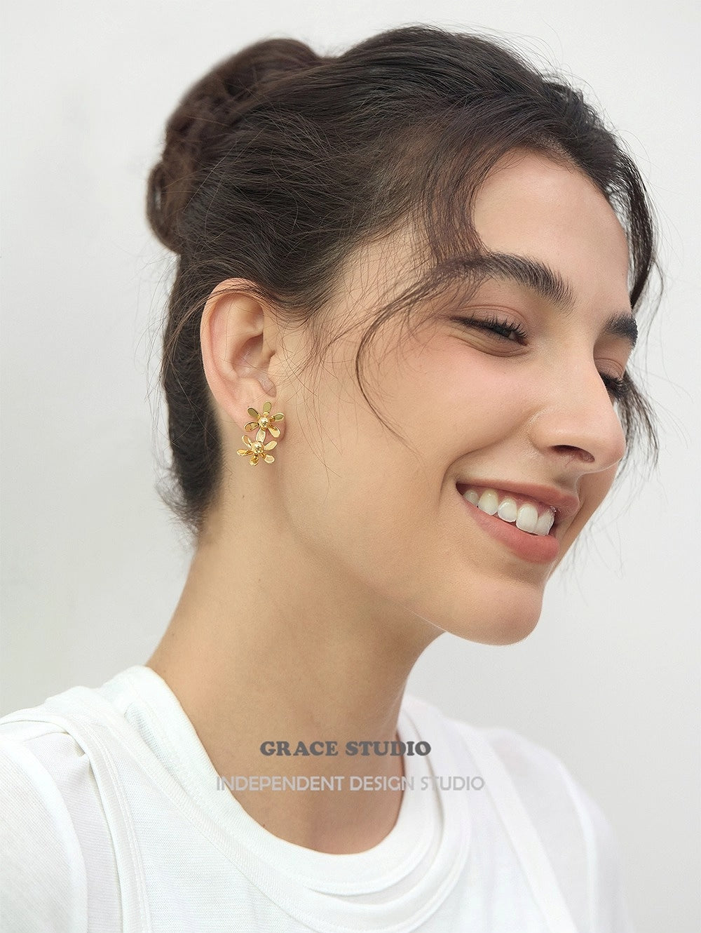 Hydrangea Petal Cluster Pierced Earrings_BDHL7677