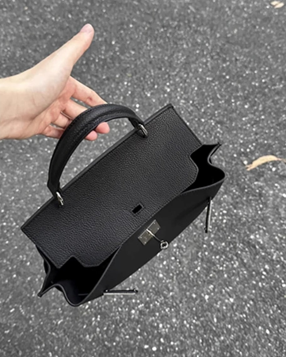 Structured Leather Shoulder Tote_BDHL7432