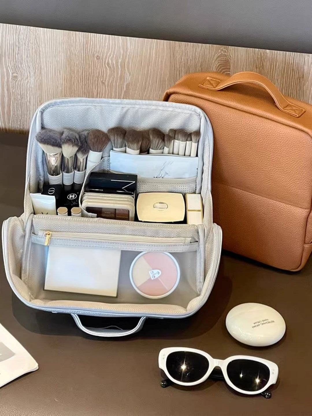 Large Capacity 3D Cosmetic Organizer Pouch_BDHL8189