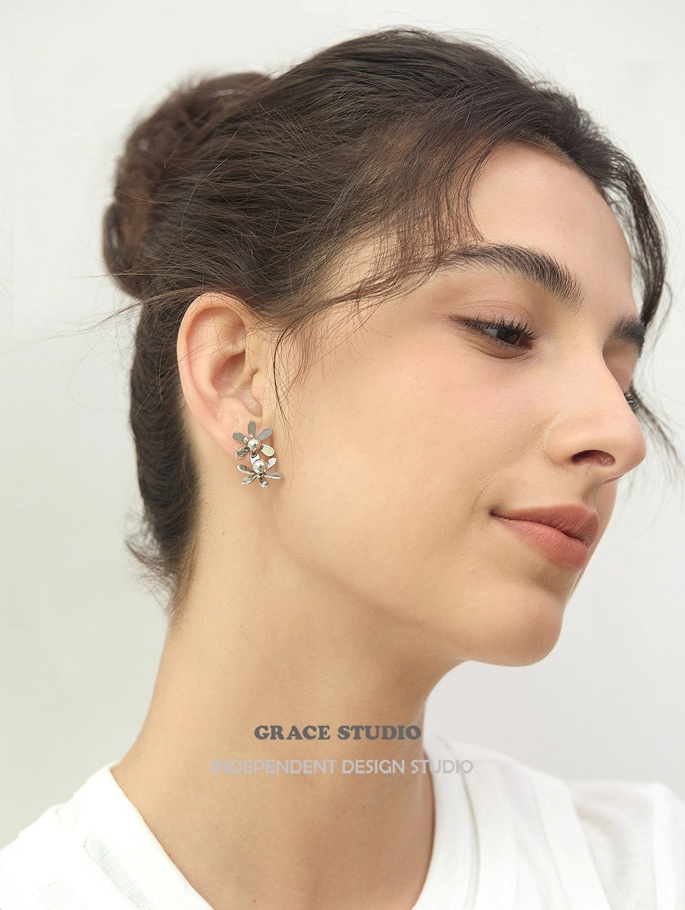 Hydrangea Petal Cluster Pierced Earrings_BDHL7677