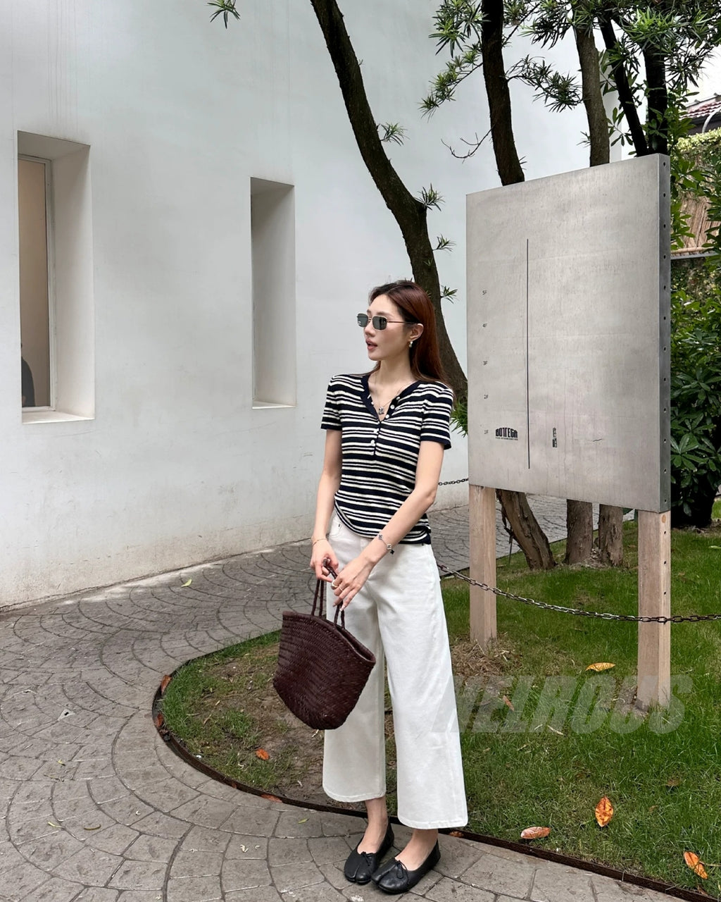 High-Waist Straight-Leg Cropped Pants_BDHL8333