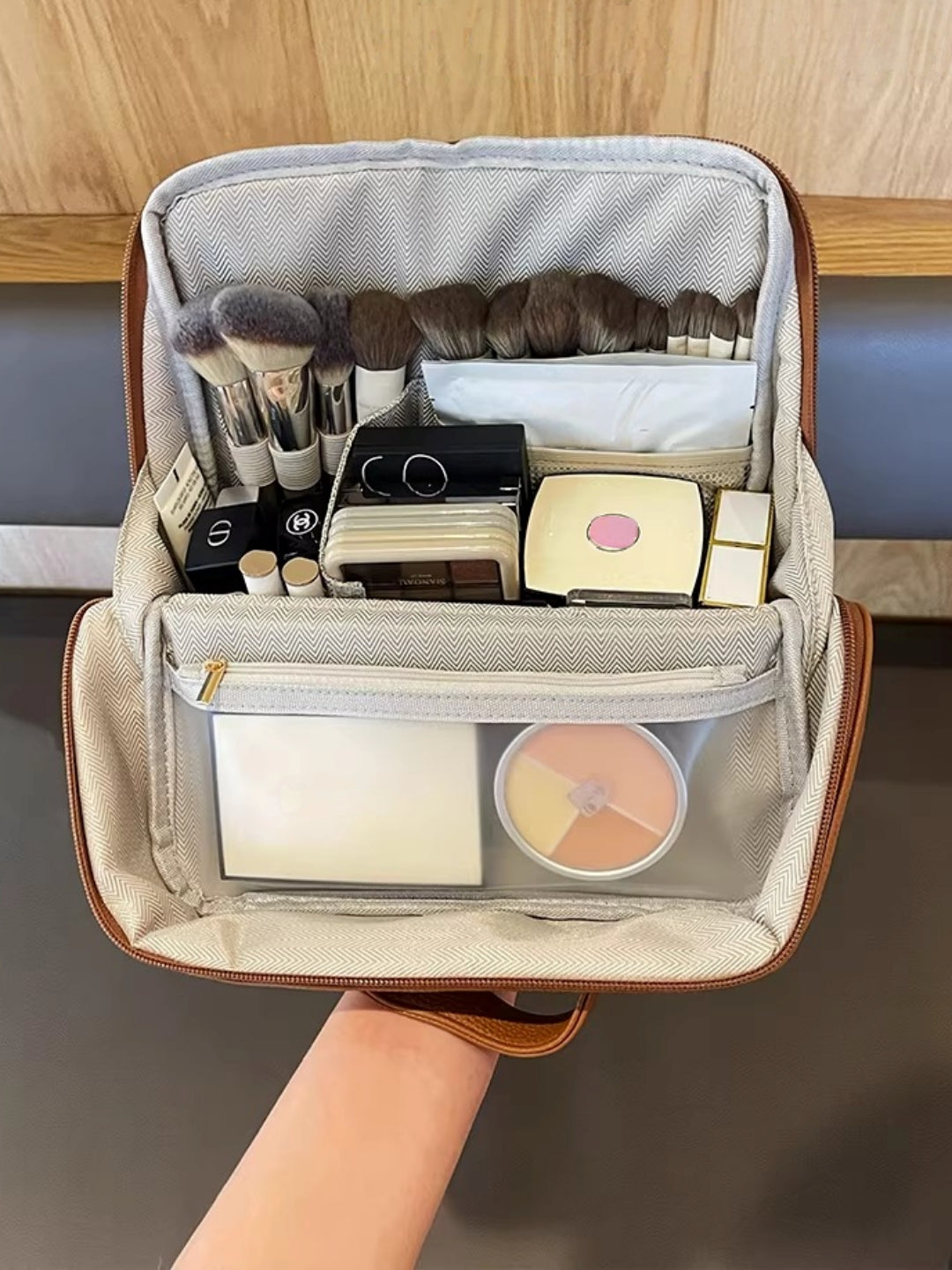 Large Capacity 3D Cosmetic Organizer Pouch_BDHL8189