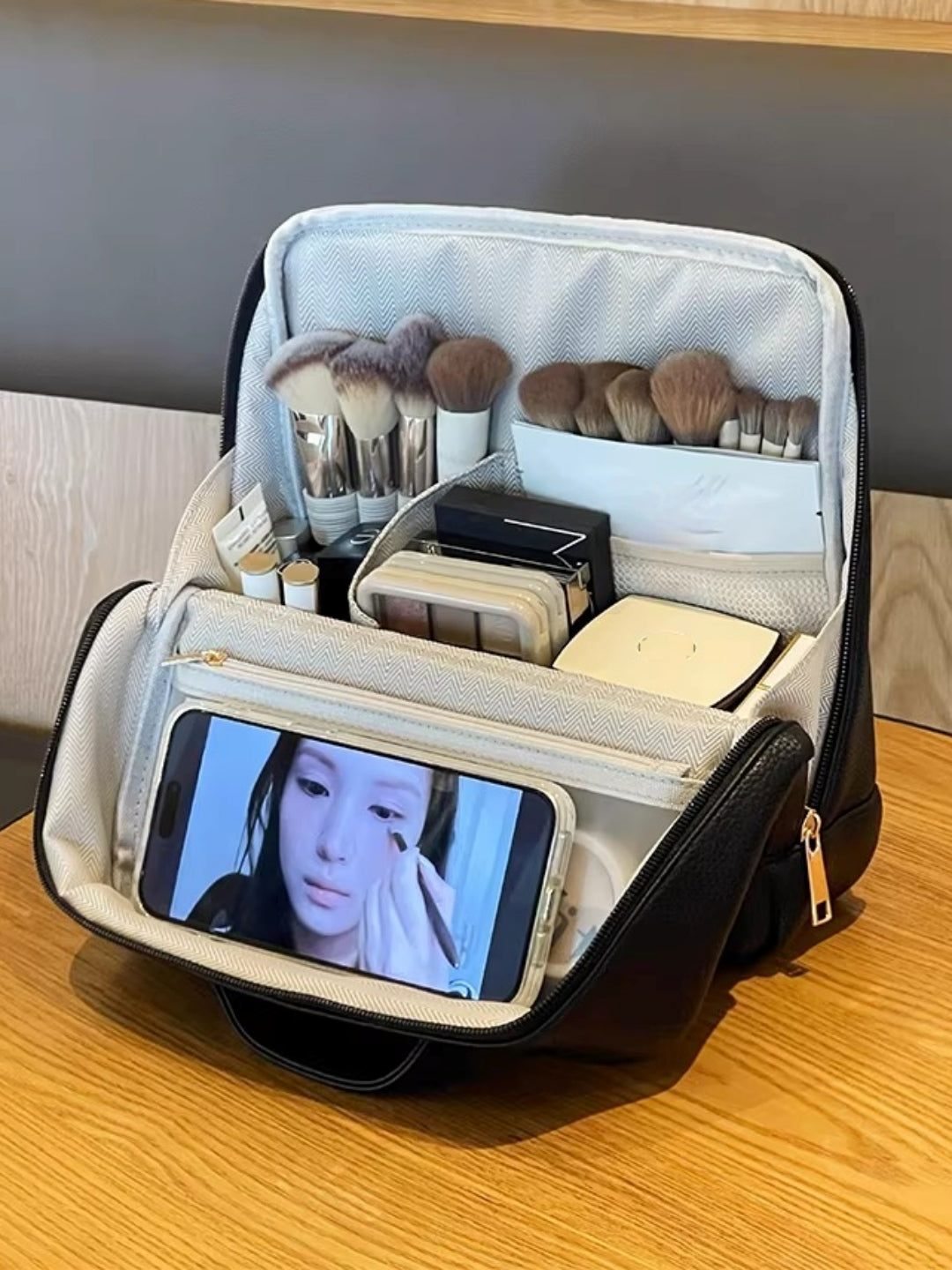 Large Capacity 3D Cosmetic Organizer Pouch_BDHL8189