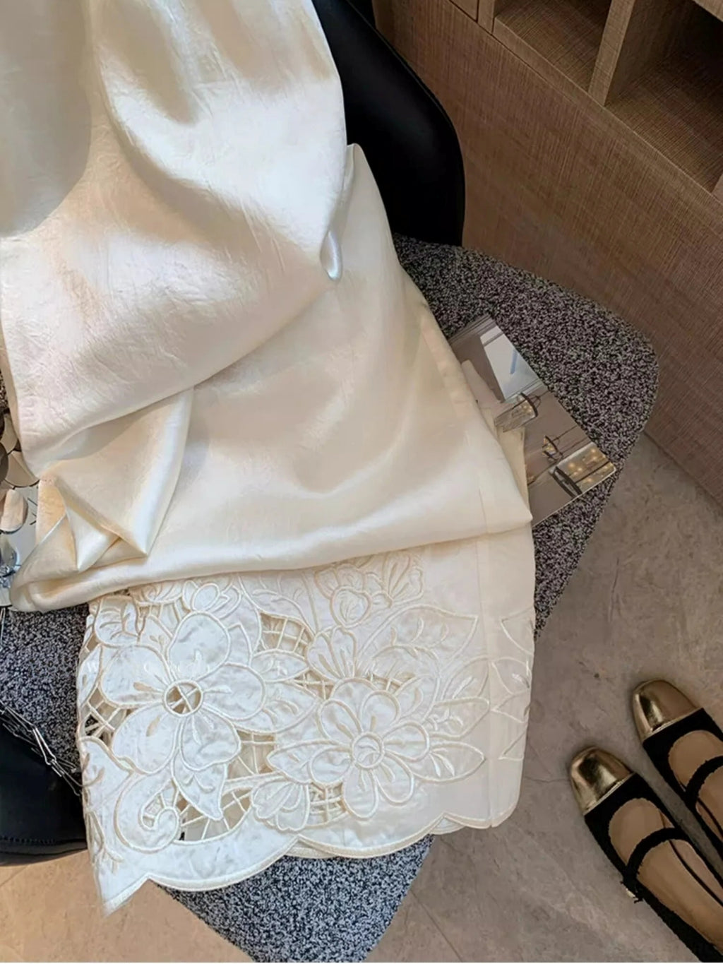 Floral Lace Cuff Satin Pants_BDHL8251