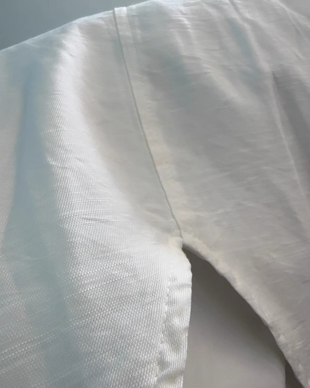 Deep V-Neck White Dress_BDHL7550