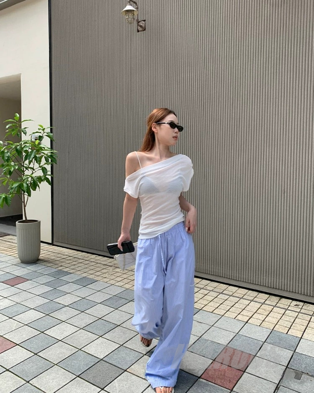 Asymmetric Off-Shoulder Cotton Top_BDHL8337