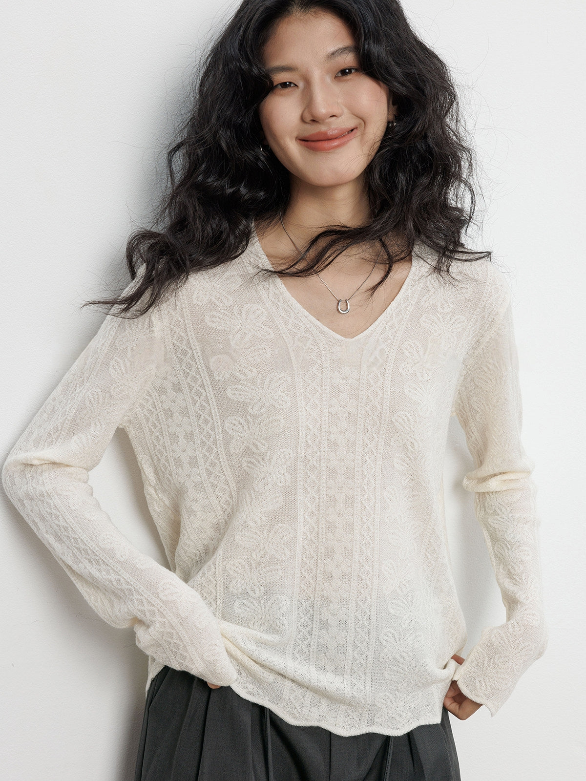 V-Neck Lace Knit Tops_BDHL8140