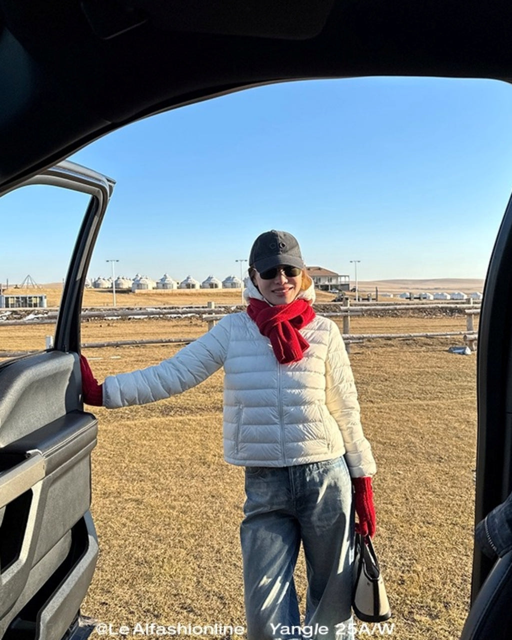 Light Slim Hooded Short Down Jacket_BDHL8028