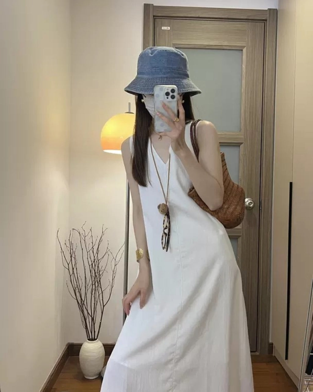 Deep V-Neck White Dress_BDHL7550