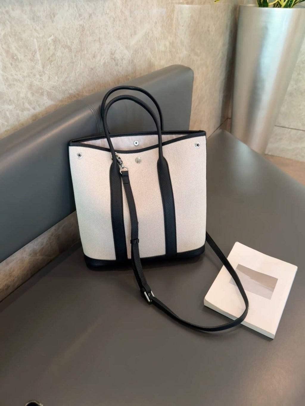 Striped Canvas Tote Bag_BDHL8385