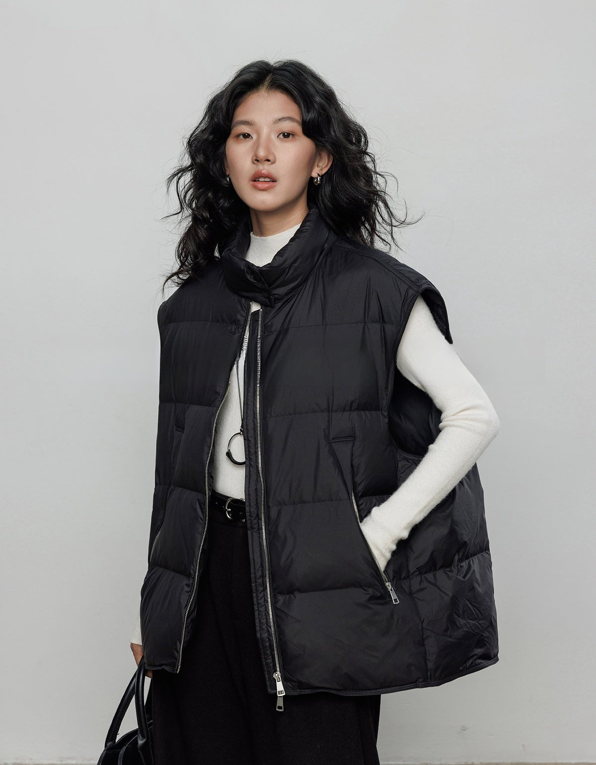 Stand-Collar Down Vest_BDHL7968