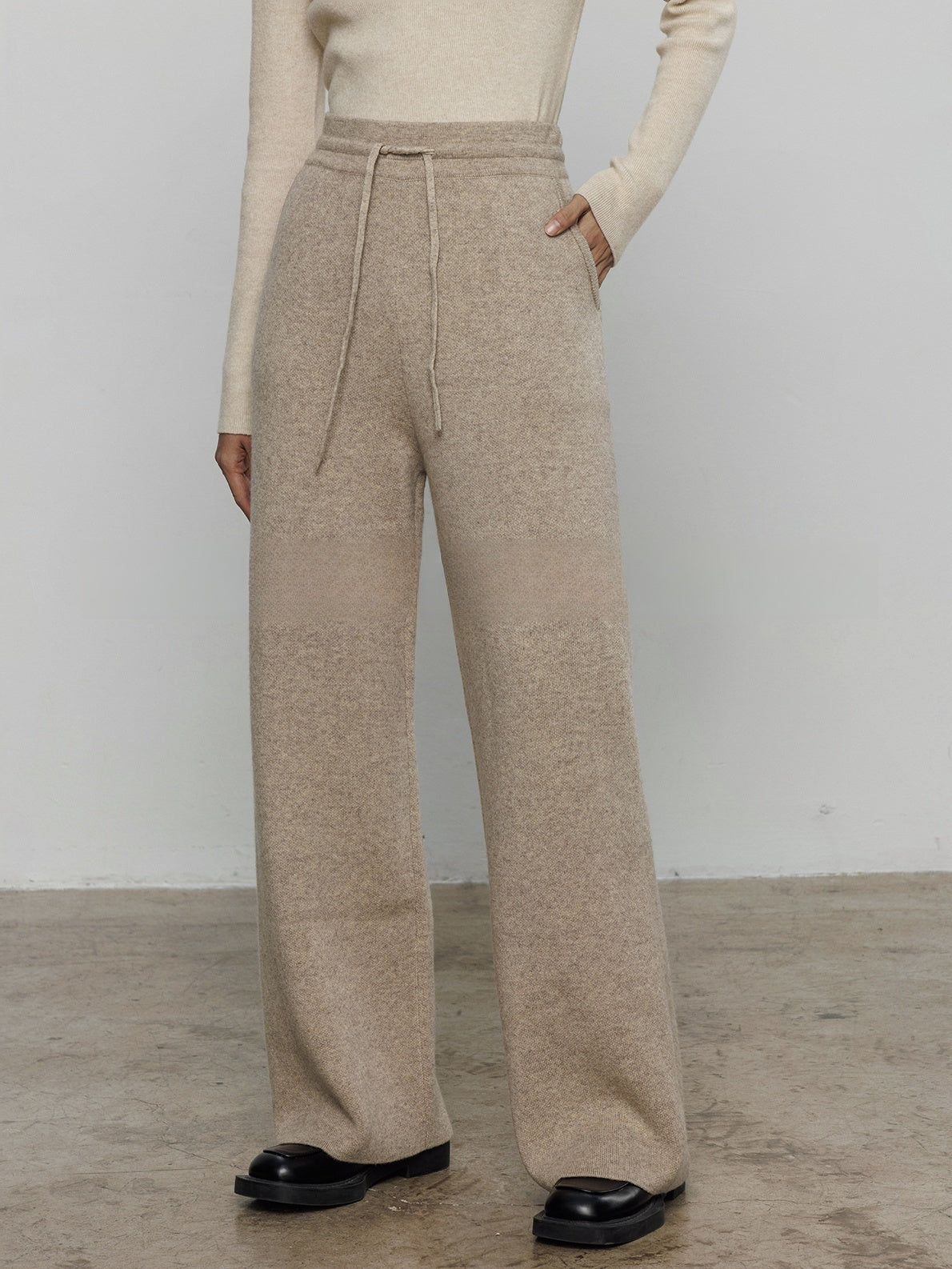 High-Waisted Brushed Sweatpants_BDHL7964