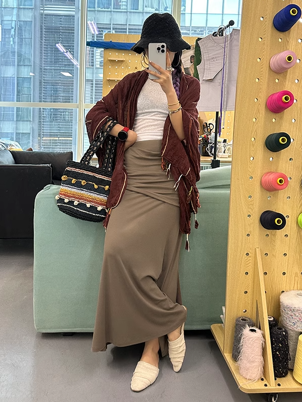 Hip-Covering Long Skirt_BDHL7347